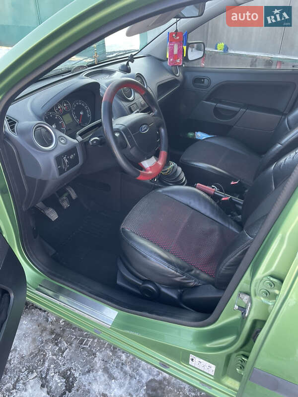 Хетчбек Ford Fiesta 2008 в Краснокутську