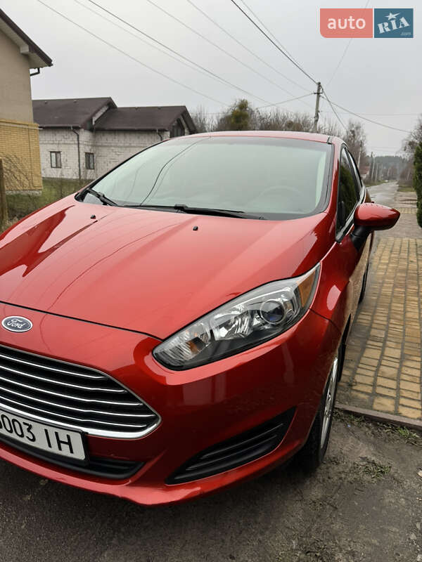 Седан Ford Fiesta 2019 в Буче
