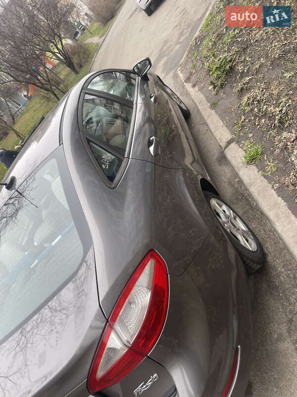 Седан Ford Fiesta 2013 в Киеве