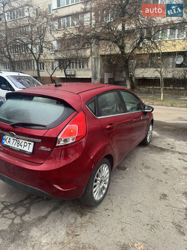 Хетчбек Ford Fiesta 2015 в Києві