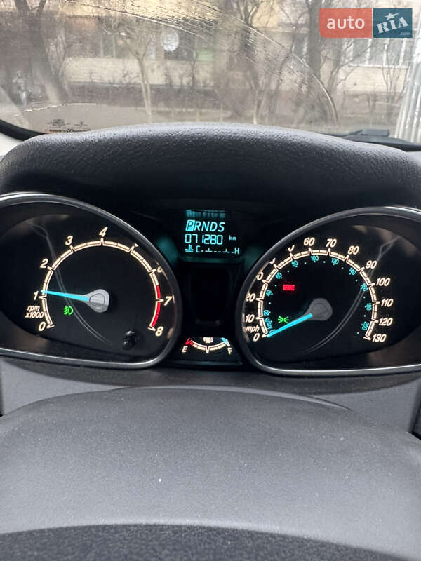 Хетчбек Ford Fiesta 2015 в Києві