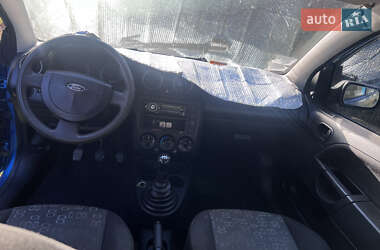 Хэтчбек Ford Fiesta 2005 в Черновцах