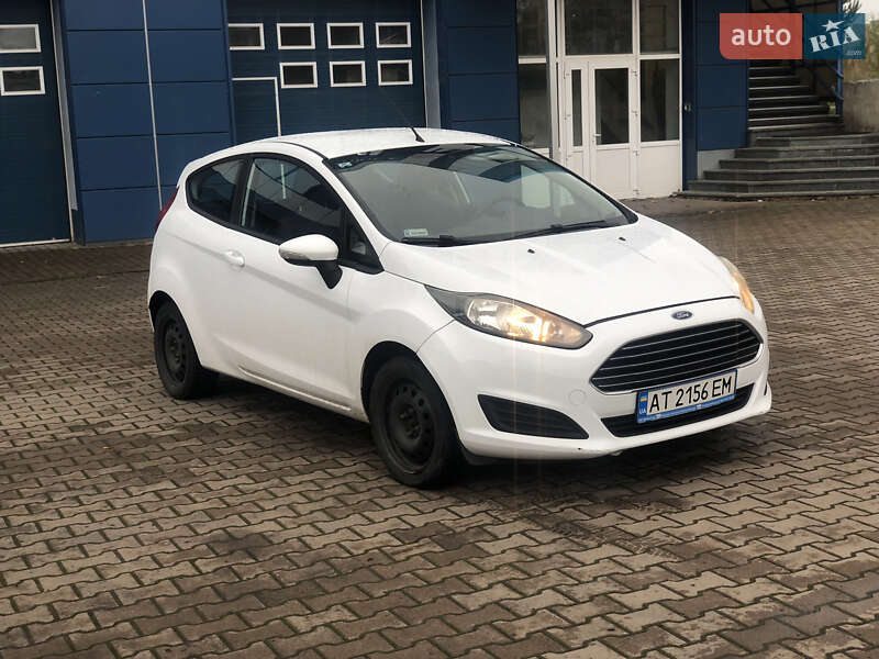 Хэтчбек Ford Fiesta 2013 в Ивано-Франковске