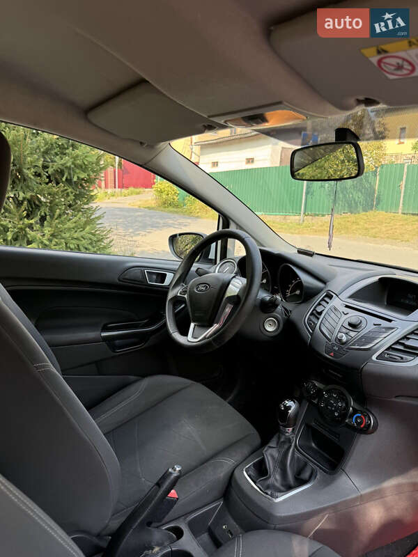 Хэтчбек Ford Fiesta 2013 в Ивано-Франковске