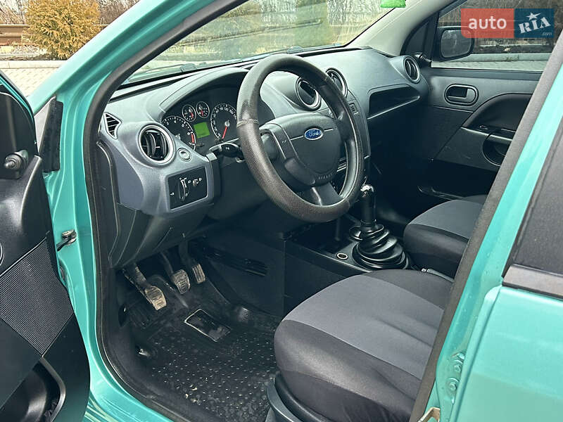 Хэтчбек Ford Fiesta 2007 в Вапнярке