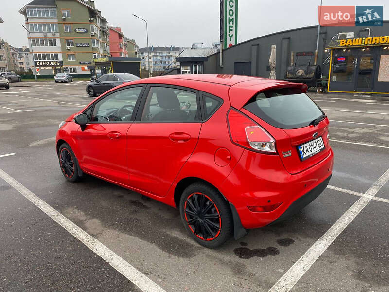 Хэтчбек Ford Fiesta 2014 в Гатном
