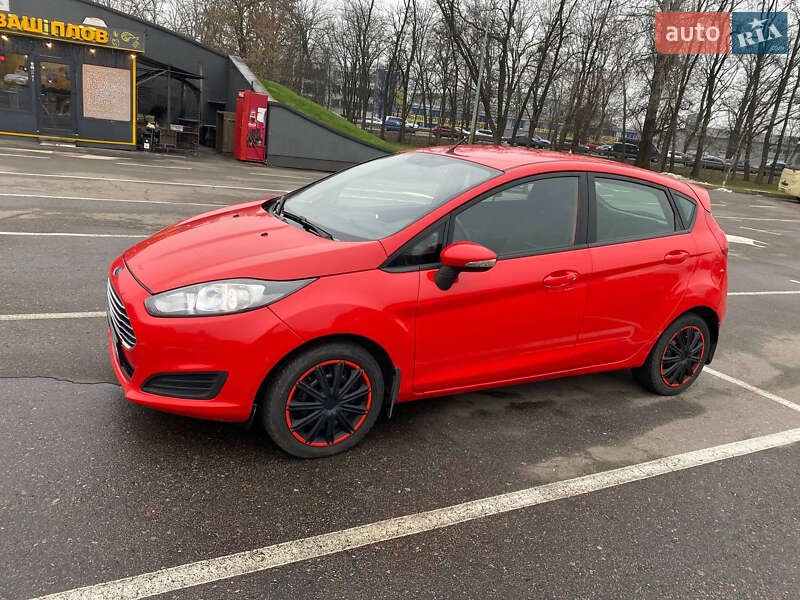 Хэтчбек Ford Fiesta 2014 в Гатном