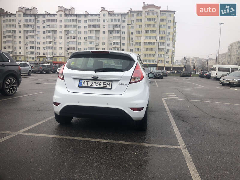 Хэтчбек Ford Fiesta 2013 в Ивано-Франковске