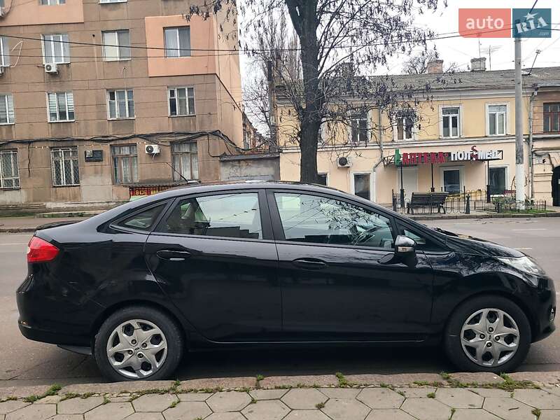 Седан Ford Fiesta 2012 в Одессе