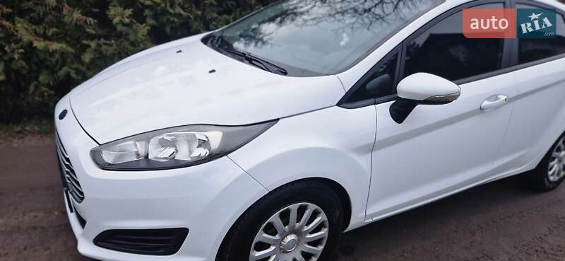 Хэтчбек Ford Fiesta 2014 в Каневе