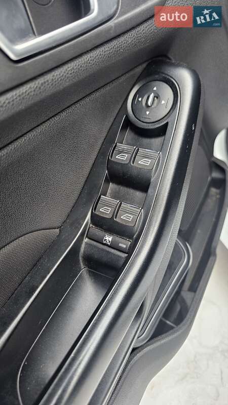 Хэтчбек Ford Fiesta 2014 в Каневе