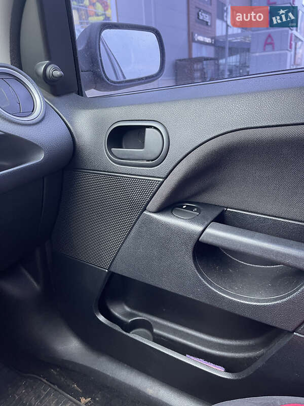 Хэтчбек Ford Fiesta 2007 в Одессе