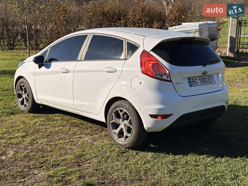 Хетчбек Ford Fiesta 2016 в Трускавці