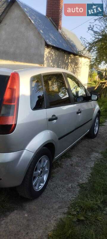 Хэтчбек Ford Fiesta 2003 в Лановцах