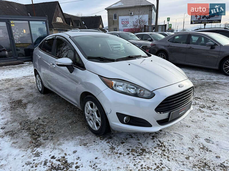 Седан Ford Fiesta 2015 в Коломые