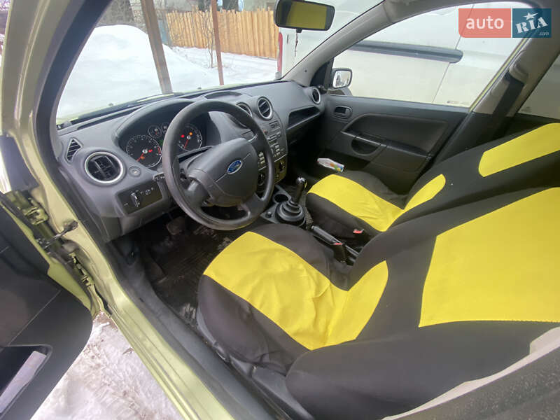 Хэтчбек Ford Fiesta 2007 в Львове