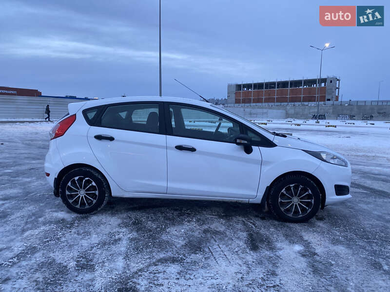 Хетчбек Ford Fiesta 2013 в Львові