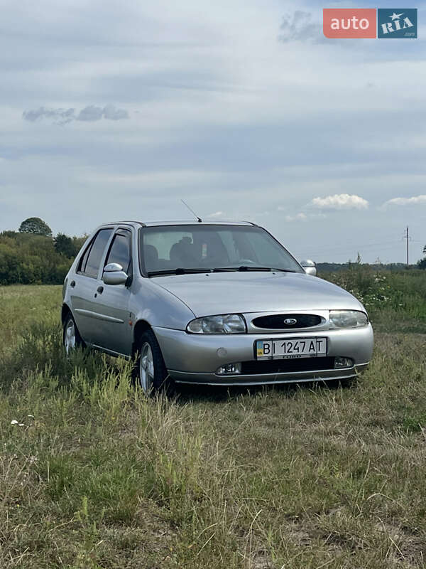 Хетчбек Ford Fiesta 1997 в Полтаві фото Хетчбек Ford Fiesta 1997 в Полтаві