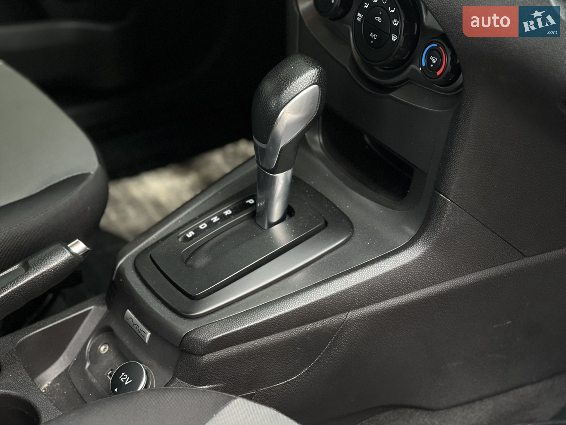 2015 Ford Fiesta - мініатюра 14