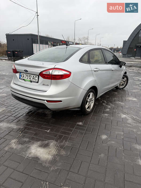 Седан Ford Fiesta 2017 в Днепре