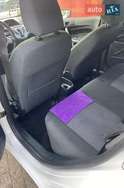 Хэтчбек Ford Fiesta 2011 в Изюме