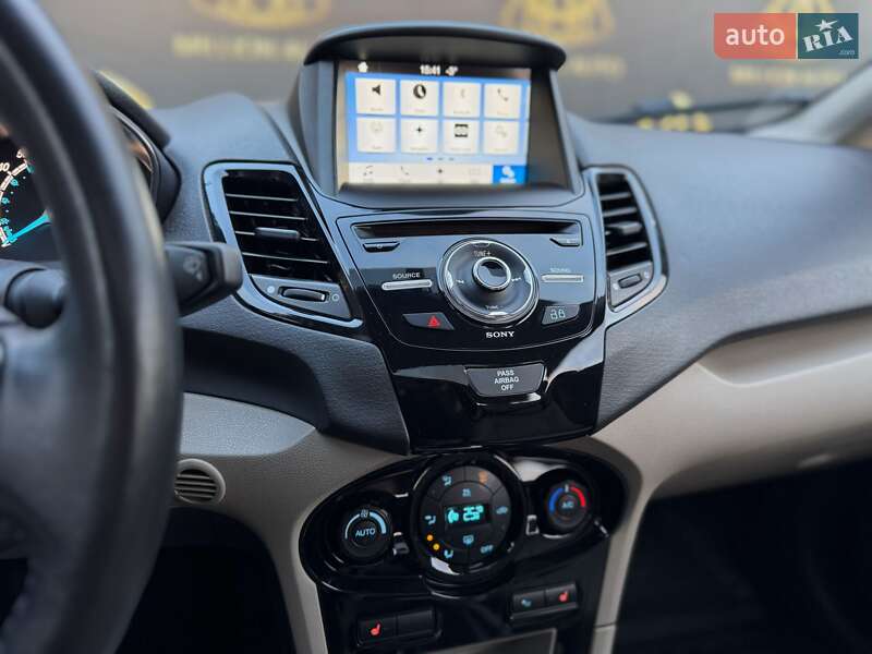Седан Ford Fiesta 2017 в Києві