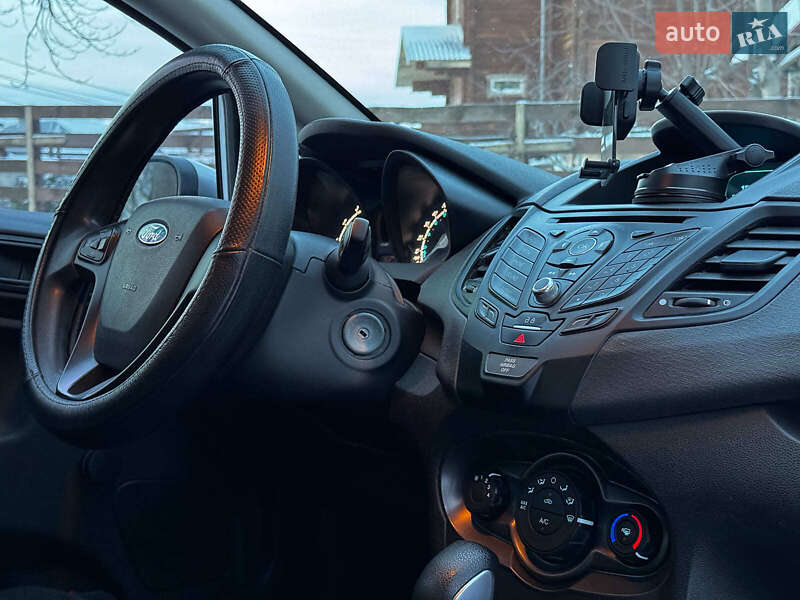 Седан Ford Fiesta 2016 в Киеве фото 25 Седан Ford Fiesta 2016 в Киеве