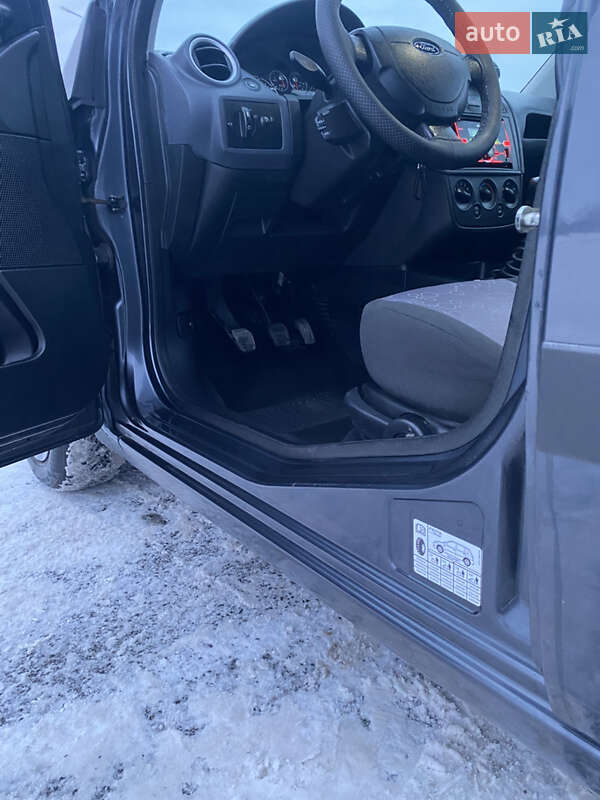 Хетчбек Ford Fiesta 2005 в Києві