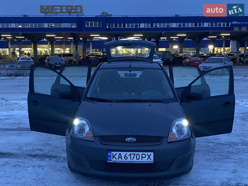 Хетчбек Ford Fiesta 2005 в Києві