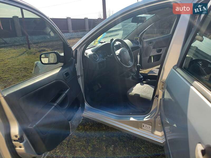 Хетчбек Ford Fiesta 2007 в Києві