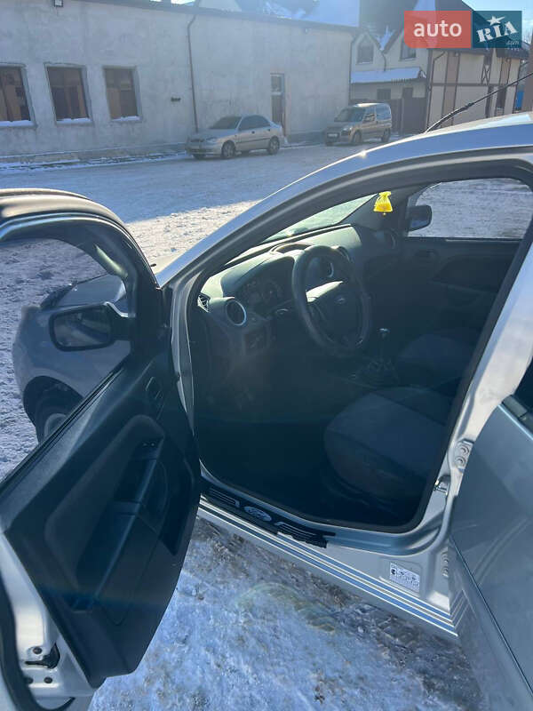 Хэтчбек Ford Fiesta 2006 в Тернополе