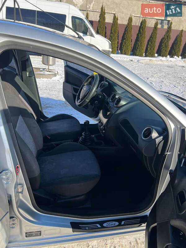 Хэтчбек Ford Fiesta 2006 в Тернополе