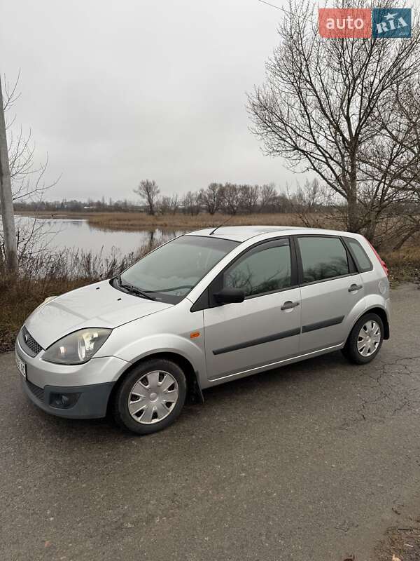 Хэтчбек Ford Fiesta 2008 в Бородянке