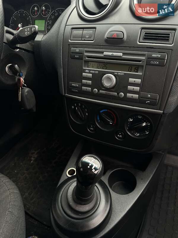 Хэтчбек Ford Fiesta 2008 в Бородянке