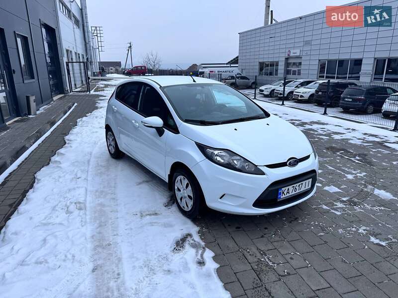 Хэтчбек Ford Fiesta 2011 в Ивано-Франковске