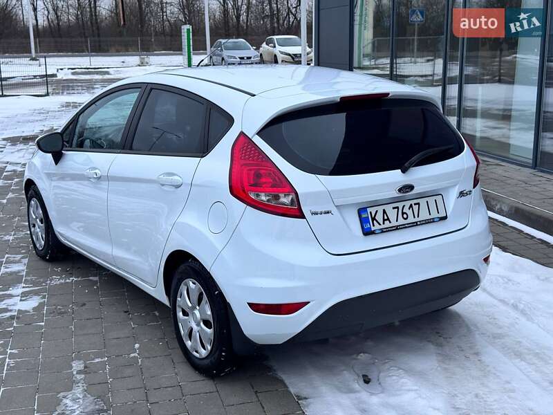Хэтчбек Ford Fiesta 2011 в Ивано-Франковске