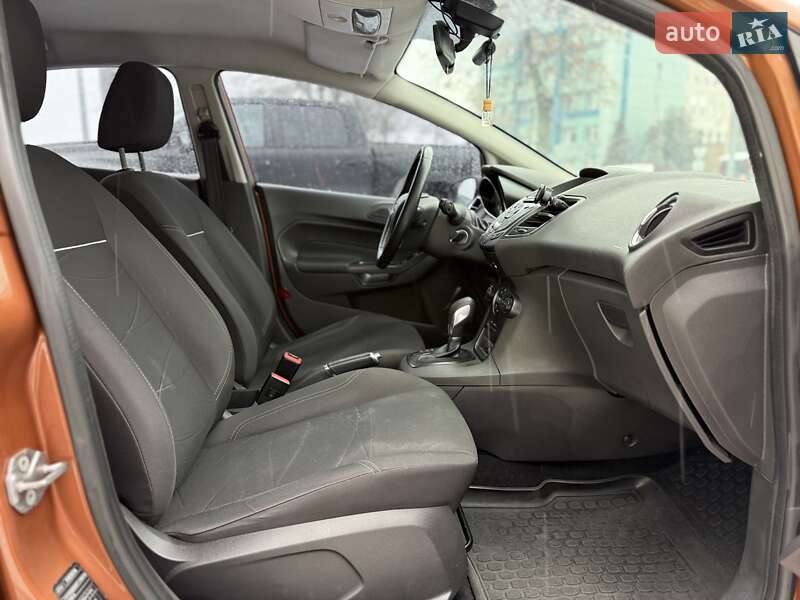 Хетчбек Ford Fiesta 2016 в Києві