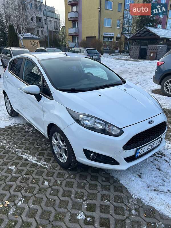 Хэтчбек Ford Fiesta 2016 в Киеве
