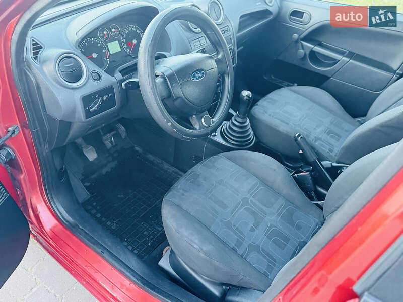 Хэтчбек Ford Fiesta 2007 в Киеве