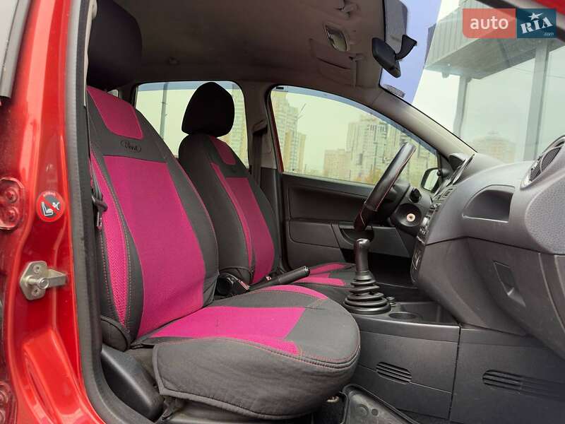 Хэтчбек Ford Fiesta 2007 в Киеве