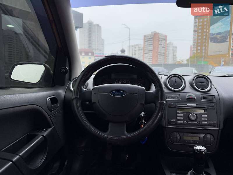 Хэтчбек Ford Fiesta 2007 в Киеве