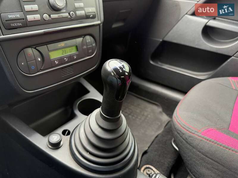 Хэтчбек Ford Fiesta 2007 в Киеве