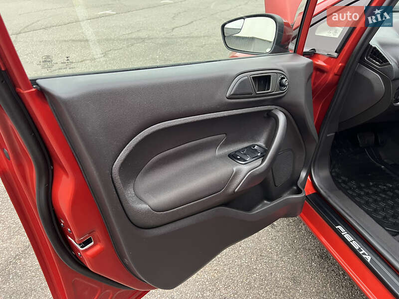 Хэтчбек Ford Fiesta 2018 в Киеве