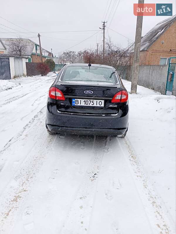 Седан Ford Fiesta 2012 в Лубнах