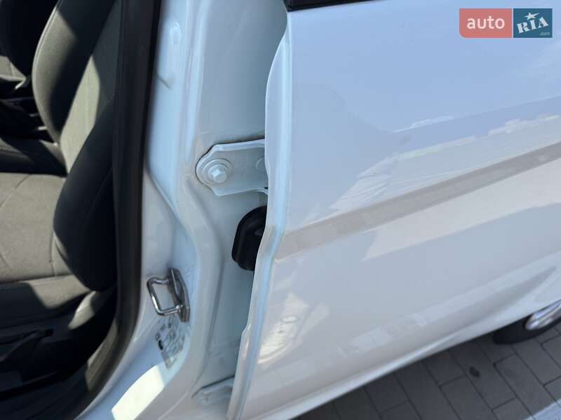 Хетчбек Ford Fiesta 2013 в Києві