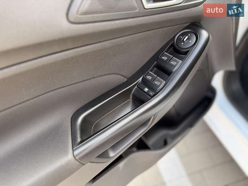 Хетчбек Ford Fiesta 2013 в Києві