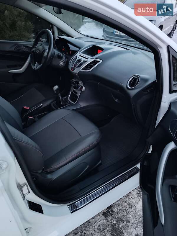 Хетчбек Ford Fiesta 2012 в Хмельницькому