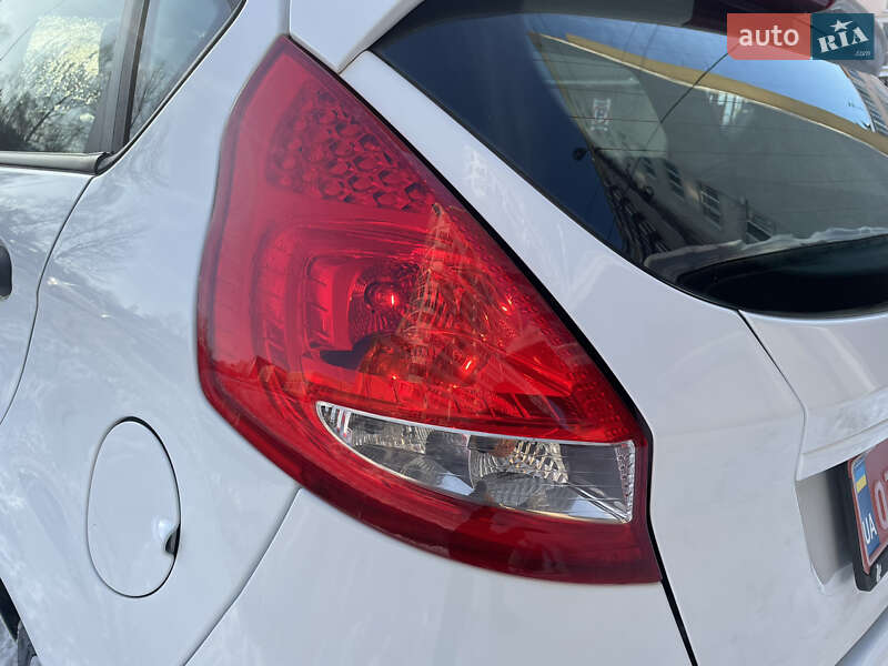 Хэтчбек Ford Fiesta 2012 в Хмельницком