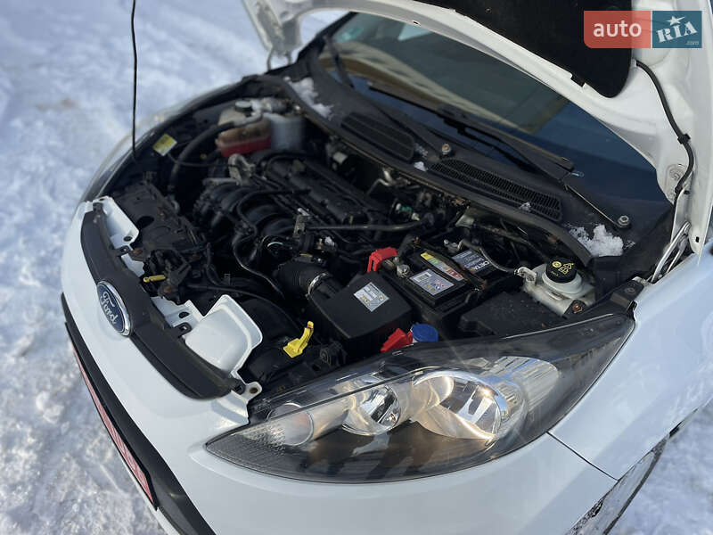 Хэтчбек Ford Fiesta 2012 в Хмельницком