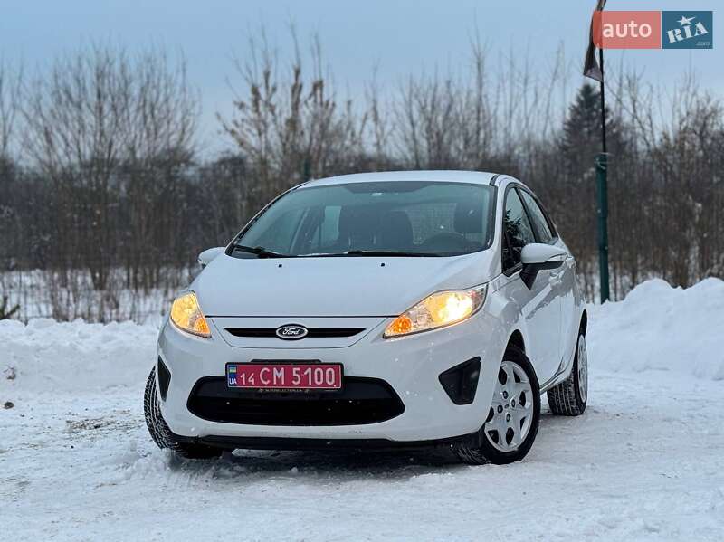 Хэтчбек Ford Fiesta 2013 в Дрогобыче